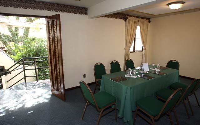 Hotel Portales Cochabamba Exterior photo